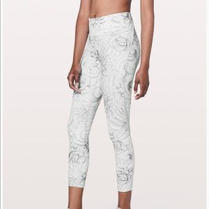 Lululemon - train times 7/8 pants 25”
